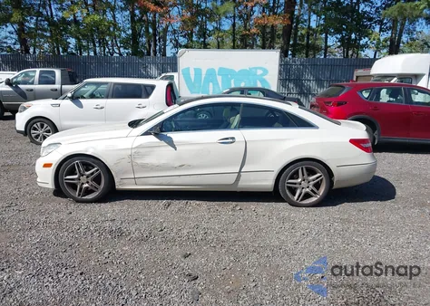 2013 Mercedes-Benz E 350 4Matic z USA, uszkodzony, nr VIN WDDKJ8JB7DF211306